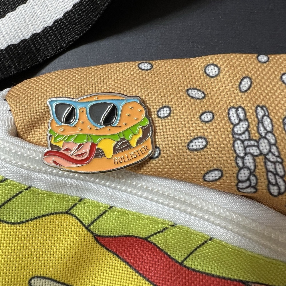 HOLLISTER Graphic Cheeseburger Burger Fanny Pack & Pin Hamburger Hip Bag Y2K - Picture 3 of 5